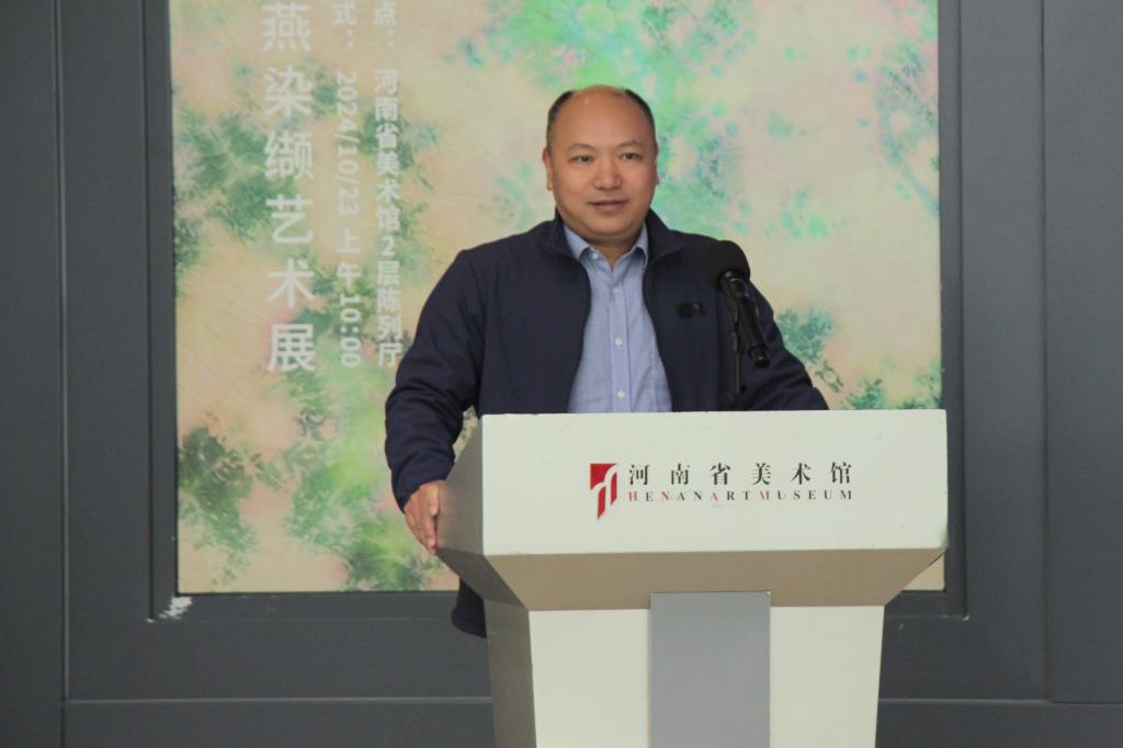 成人漫画
校办主任高跃主持